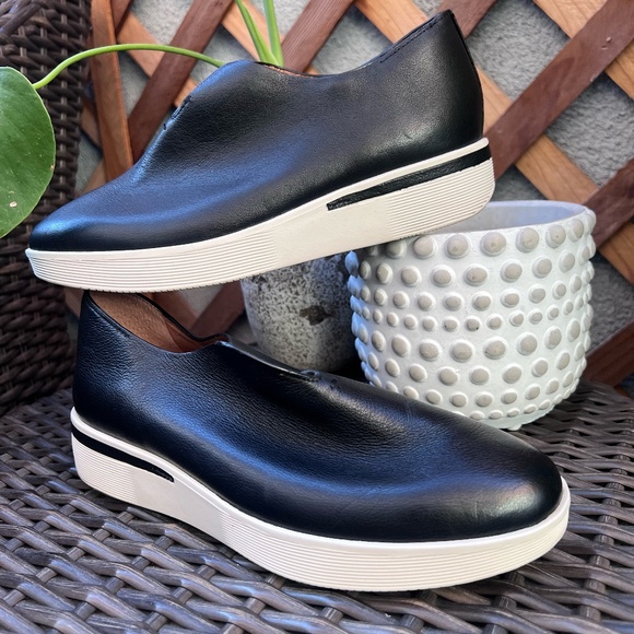 Gentle Souls Kenneth Cole Sneakers - Picture 1 of 13